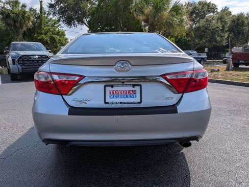 Used 2017 Toyota Camry SE FWD image 5
