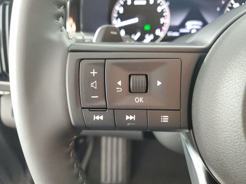 New 2025 Nissan Pathfinder SV image 24