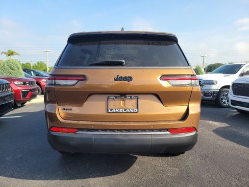 New 2026 Jeep Grand Cherokee L Limited w/ Limited Altitude Package AWD/4WD image 7
