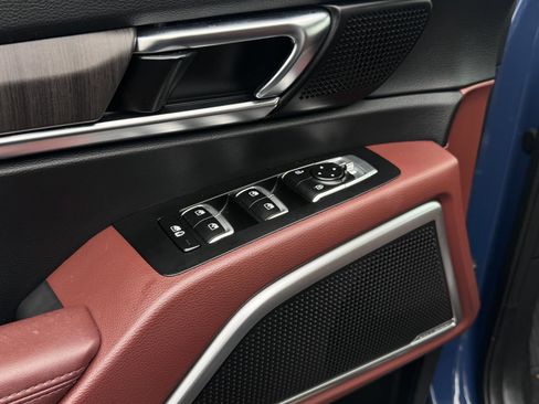 Used 2023 Kia Telluride EX image 14