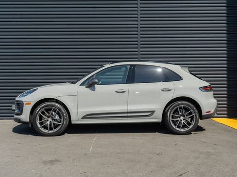 Certified 2025 Porsche Macan Turbo image 2