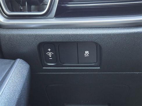 Certified 2025 Kia Sorento LX image 23