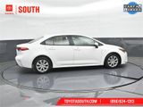Used 2023 Toyota Corolla LE image 3