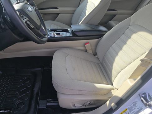 Used 2019 Ford Fusion SE image 23