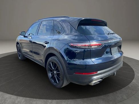 Used 2019 Porsche Cayenne Sport Utility 4D image 4