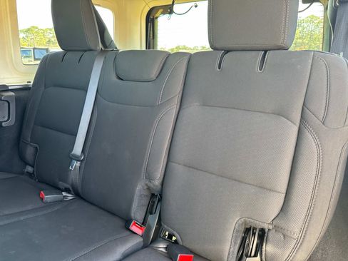 Used 2020 Jeep Wrangler Willys image 13