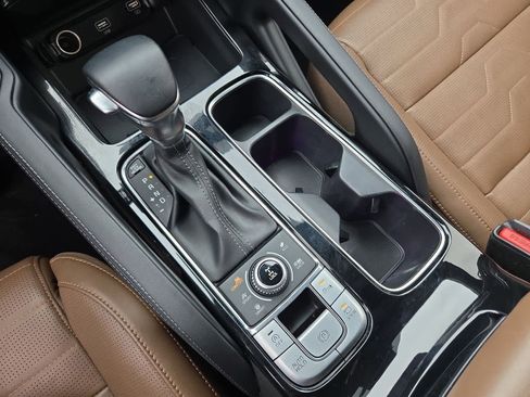 Certified 2022 Kia Telluride SX w/ SX Prestige Package image 32