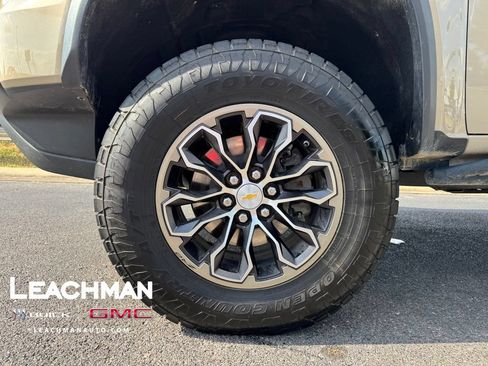 Used 2022 Chevrolet Colorado ZR2 AWD/4WD image 8