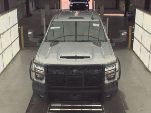 Used 2022 Chevrolet Silverado 3500 LT w/ Convenience Package AWD/4WD image 2