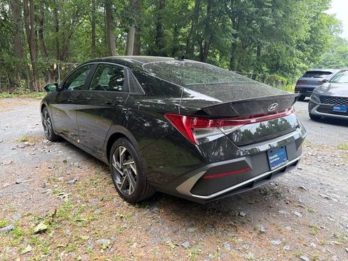 Certified 2025 Hyundai Elantra SEL FWD image 4