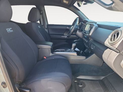 Used 2023 Toyota Tacoma TRD Sport w/ Advanced Technology Package image 15