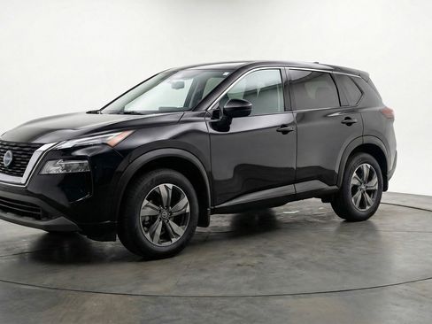 Used 2025 Nissan Rogue SV AWD/4WD image 3
