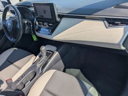 Used 2023 Toyota Corolla LE image 19