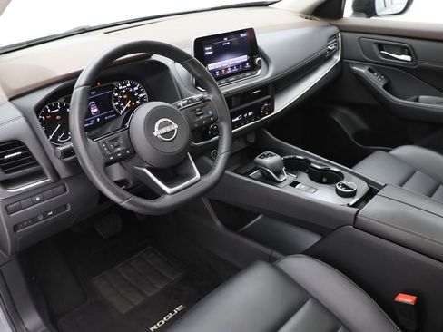 Used 2023 Nissan Rogue SV w/ SV Premium B Package image 15