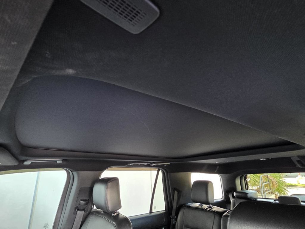 Used 2018 Ford Expedition XLT w/ Equipment Group 202A RWD image 8