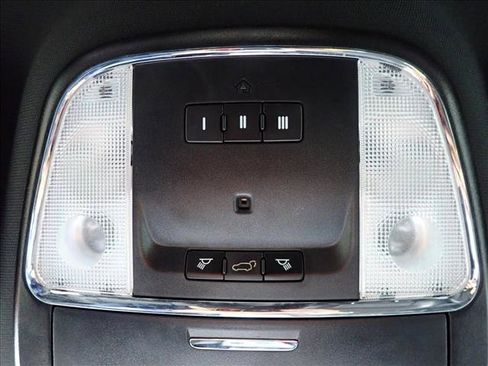 Used 2018 Jeep Grand Cherokee Altitude image 21