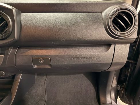 Used 2019 Toyota Tacoma SR w/ SR Convenience Package image 27