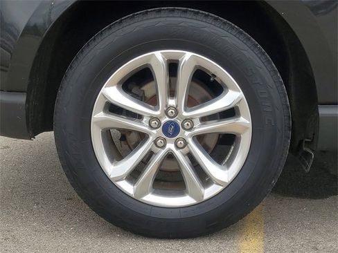 Used 2015 Ford Edge SEL w/ Equipment Group 201A image 9