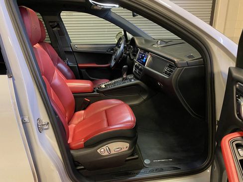 Used 2021 Porsche Macan GTS image 37