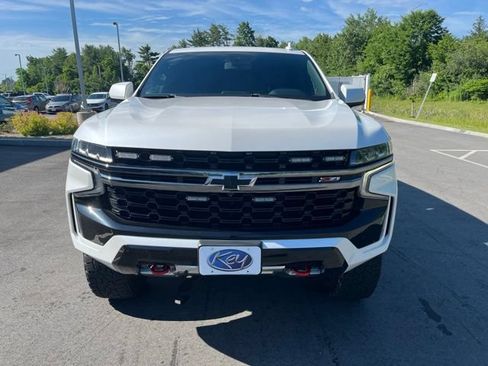 Used 2022 Chevrolet Tahoe Z71 w/ Luxury Package AWD/4WD image 8