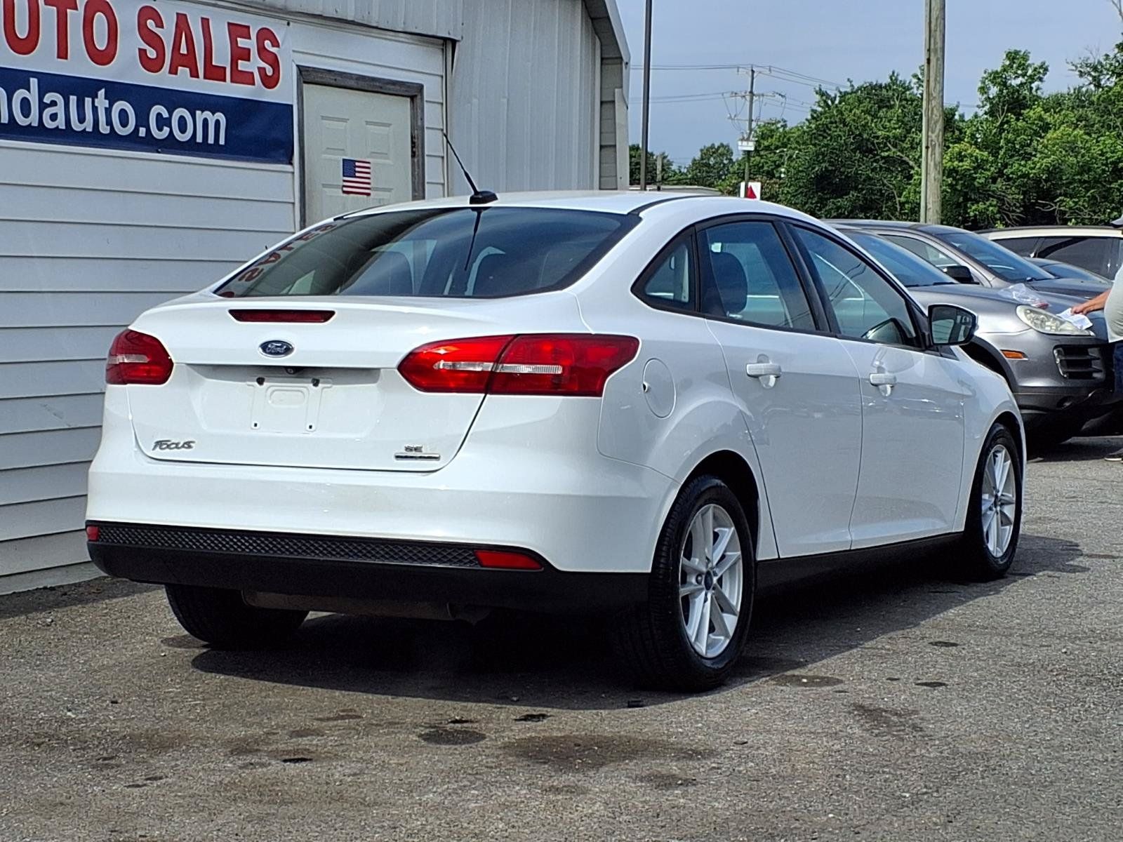 Used 2015 Ford Focus SE FWD image 3