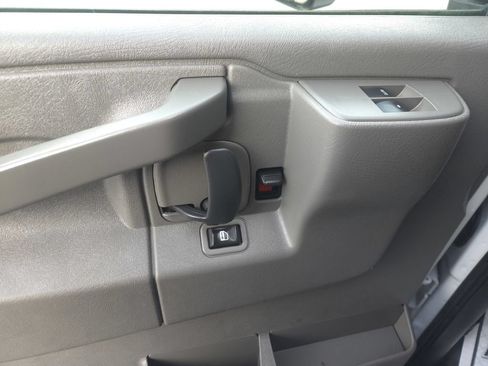 Used 2020 Chevrolet Express 3500 w/ Power Convenience Package RWD image 15