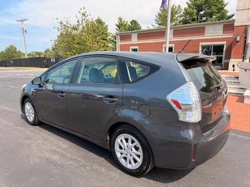 Used 2014 Toyota Prius V Two FWD image 7