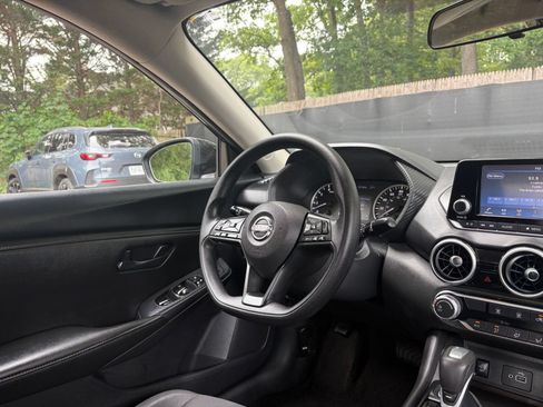 Used 2025 Nissan Sentra S FWD image 32