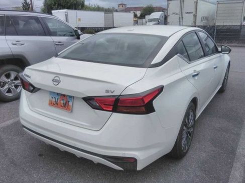 Used 2024 Nissan Altima 2.5 SV FWD image 4
