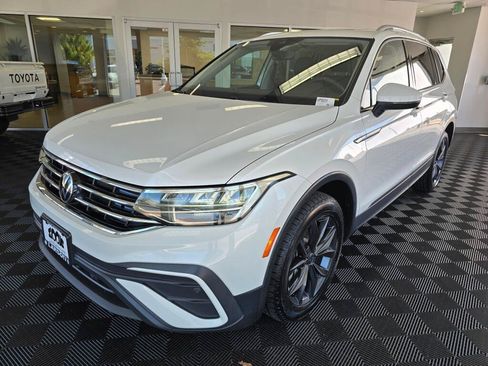 Used 2023 Volkswagen Tiguan SE w/ Panoramic Sunroof Package AWD/4WD image 7