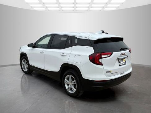 Used 2024 GMC Terrain SLE image 6