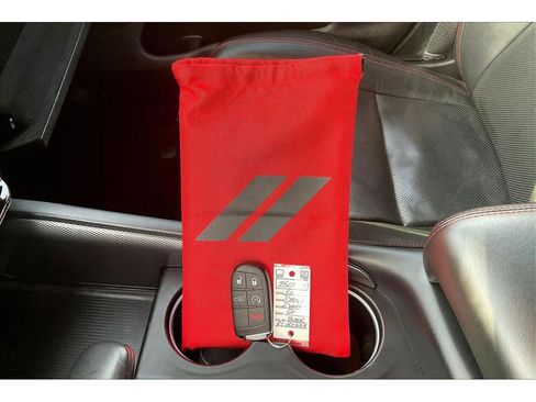 Used 2024 Dodge Durango GT image 11