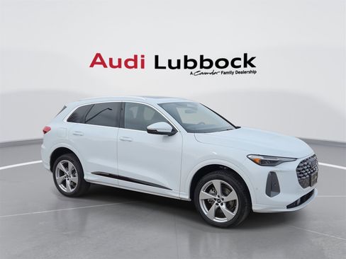 Certified 2025 Audi Q5 Premium Plus w/ Premium Plus image 2