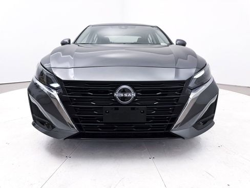 Used 2024 Nissan Altima 2.5 SV w/ SV Premium Package image 12