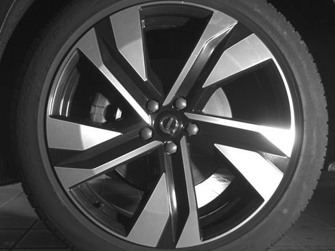 Certified 2023 Volvo XC40 B5 Ultimate w/ Protection Package Premier AWD/4WD image 22