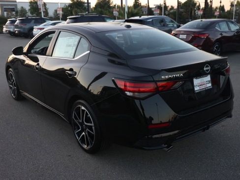 New 2025 Nissan Sentra SR image 6