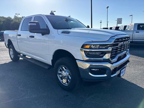 New 2026 RAM 2500 Tradesman AWD/4WD image 7