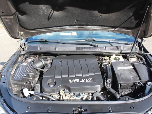 Used 2010 Buick LaCrosse CXL w/ Luxury Package image 29