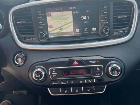 Used 2019 Kia Sorento EX w/ EX Touring Package AWD/4WD image 10