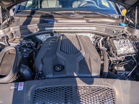 Certified 2026 Porsche Macan AWD/4WD image 29