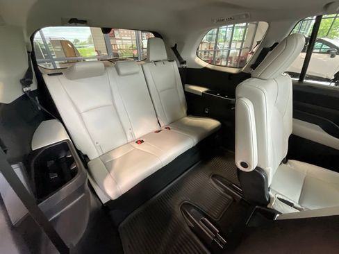 Certified 2025 Toyota Grand Highlander AWD image 20