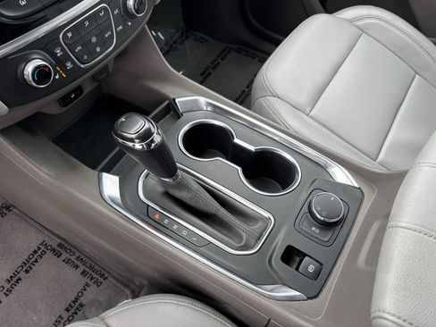 Used 2019 Chevrolet Traverse LT image 14