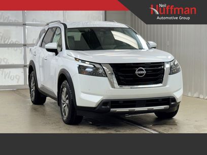 New 2025 Nissan Pathfinder SL w/ Cargo Package