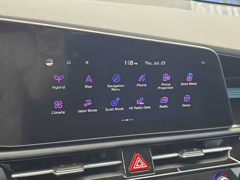 New 2026 Kia Niro FWD image 24
