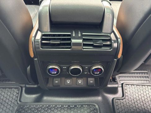 Used 2022 Land Rover Defender 110 X-Dynamic SE image 34