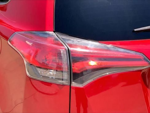 Used 2016 Toyota RAV4 LE FWD image 27