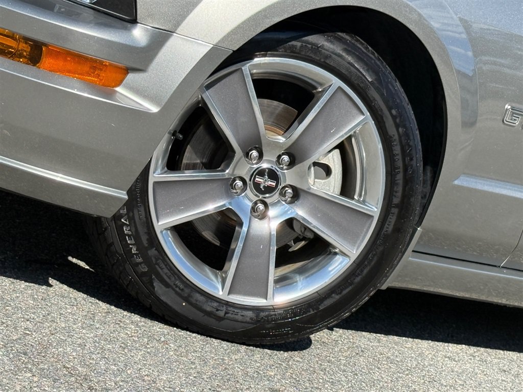 Used 2008 Ford Mustang GT RWD image 9