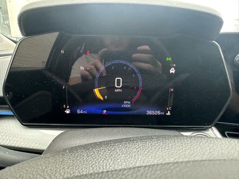 Used 2025 Chevrolet Trax LT image 5