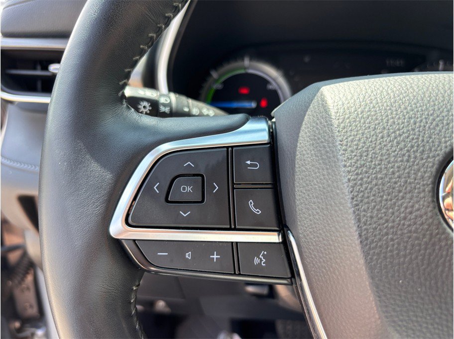 Used 2021 Toyota Highlander Limited FWD image 27
