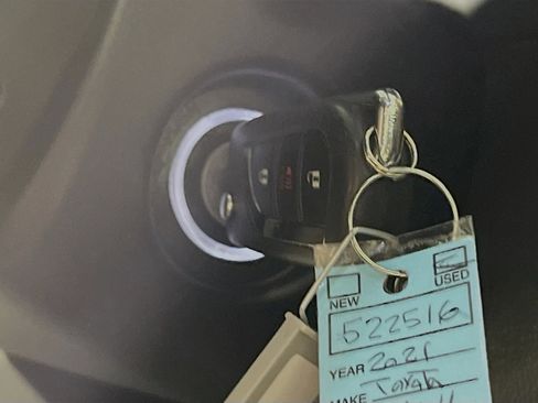 Used 2021 Toyota RAV4 LE FWD image 23